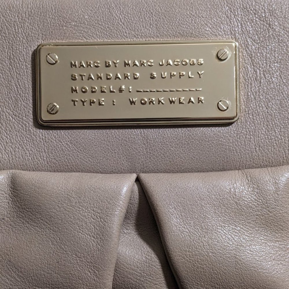 MARC BY MARC JACOBS Classic Q Hillier Leather Hobo - Picture 9 of 12